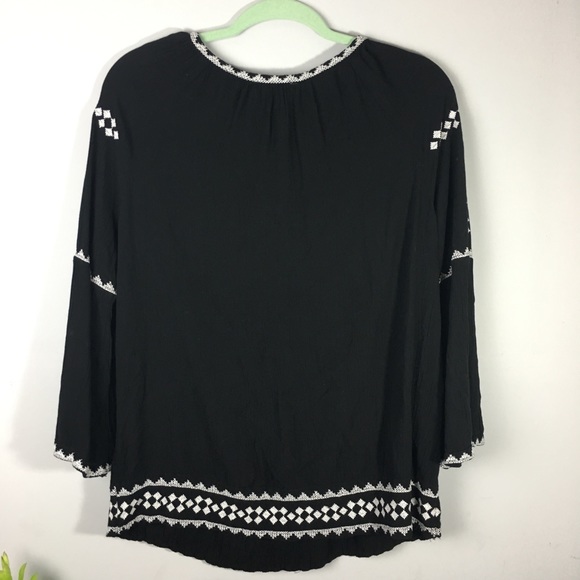 BEACHLUNCHLOUNGE • Black tassel boho blouse SMALL - Picture 5 of 7